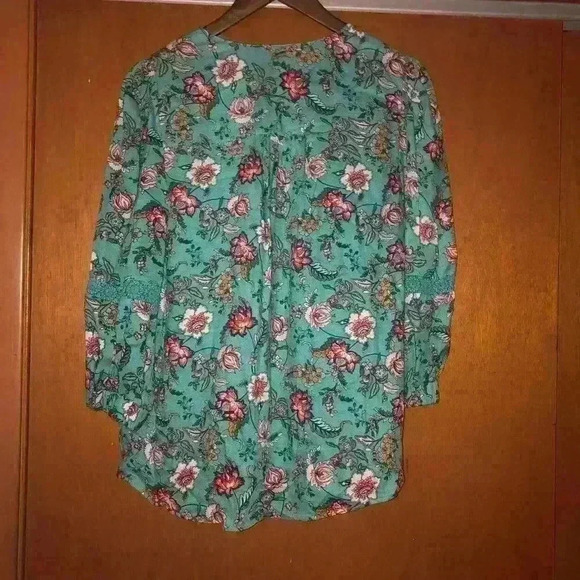 DR2 Paisley Floral button Down Size Small‎ - Picture 3 of 9